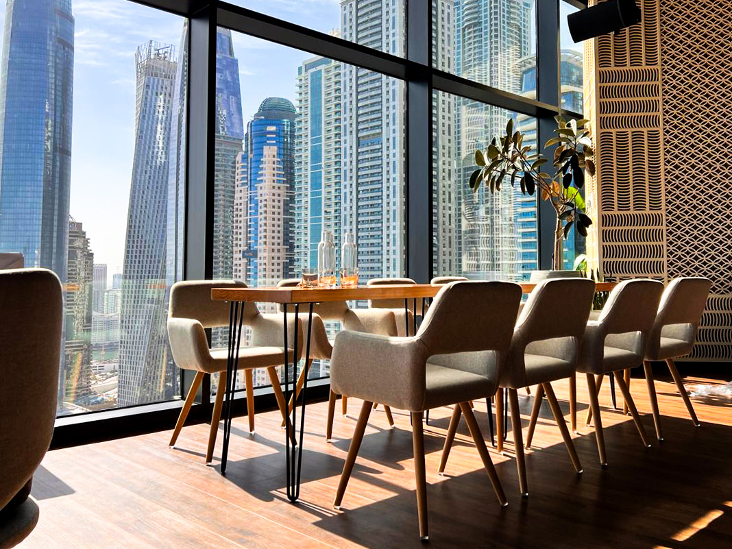 The Benefits of Renting Furniture for Office Spaces in Dubai: Flexibility and Cost Efficiency